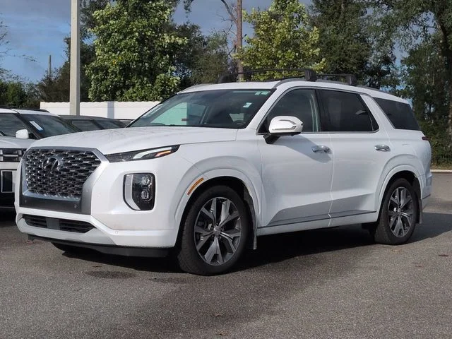 Used 2022 White Hyundai Limited image 2