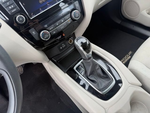 Used 2019 White Nissan SV image 30
