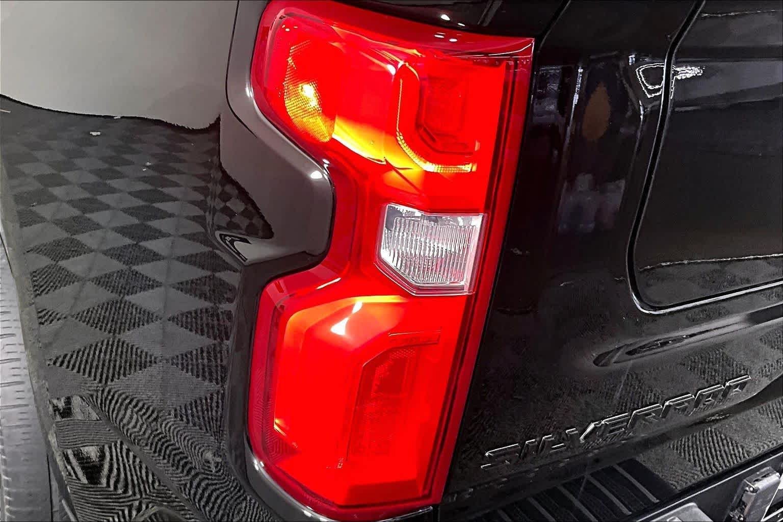 Used 2025 Black Chevrolet RST image 25