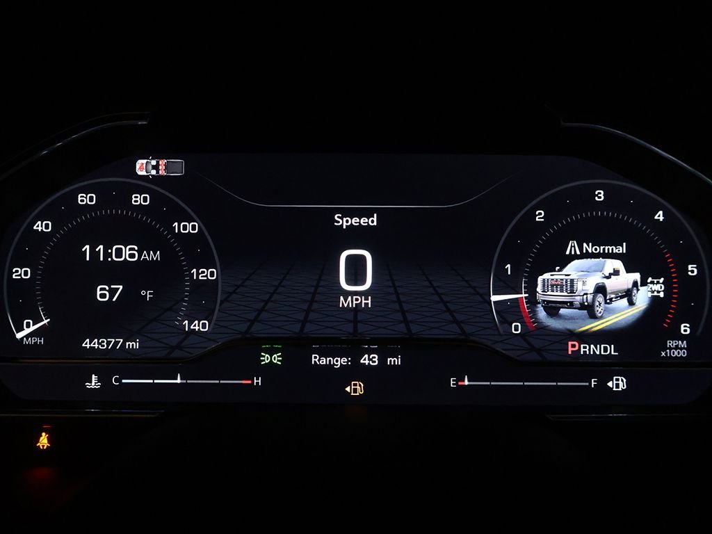 Used 2024 White GMC Denali image 37
