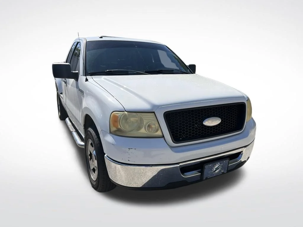 Used 2006 White Ford XLT image 2