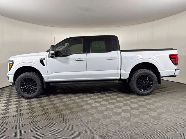 Used 2025 White Ford Lariat image 7