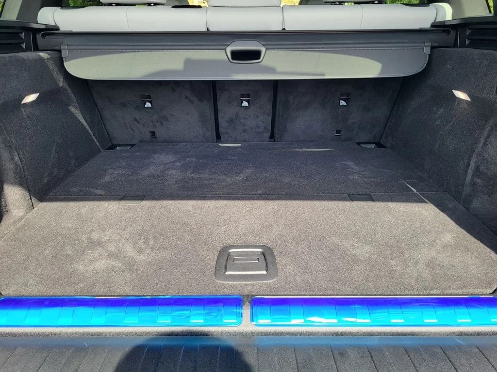 New 2026 Skyscraper Grey Metallic BMW xDrive50e image 25