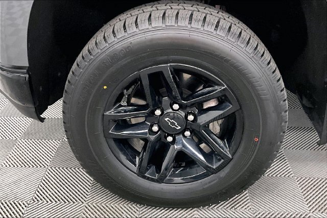Used 2021 Satin Steel Metallic Chevrolet Custom Trail Boss image 9