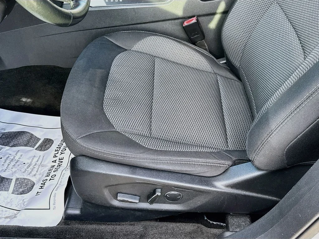 Used 2017 Silver Ford XLT image 22