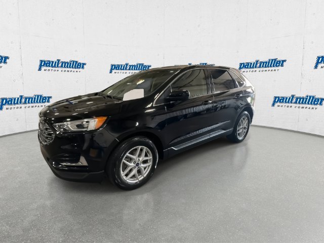 Certified Used 2022 Black Ford SEL image 5