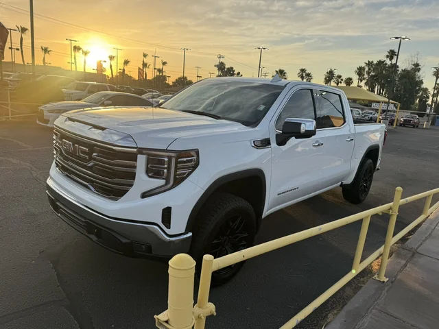 2024 GMC Sierra 1500 SLT