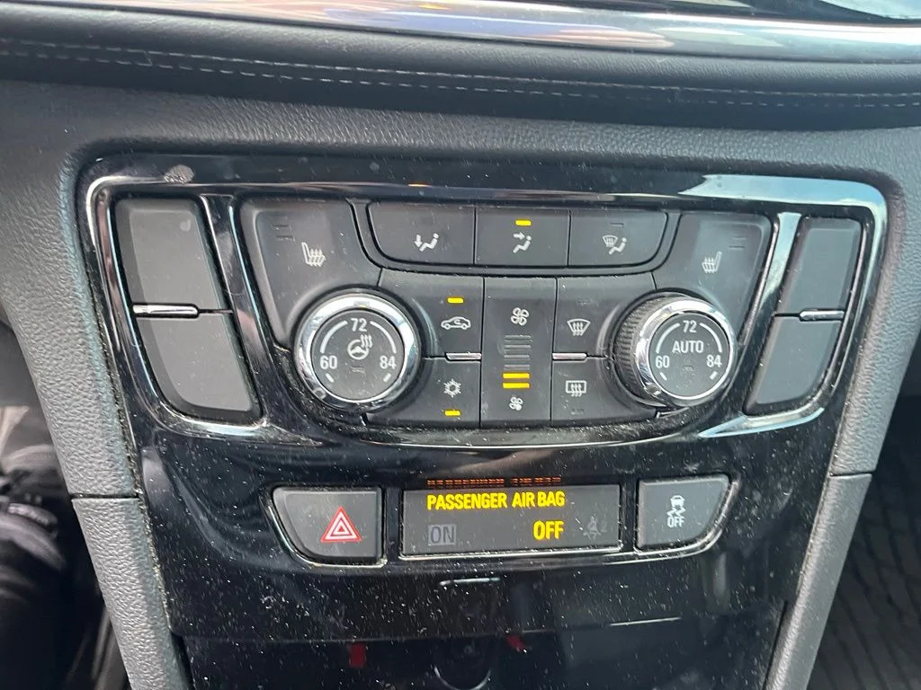 Used 2020 Black Buick Essence image 14
