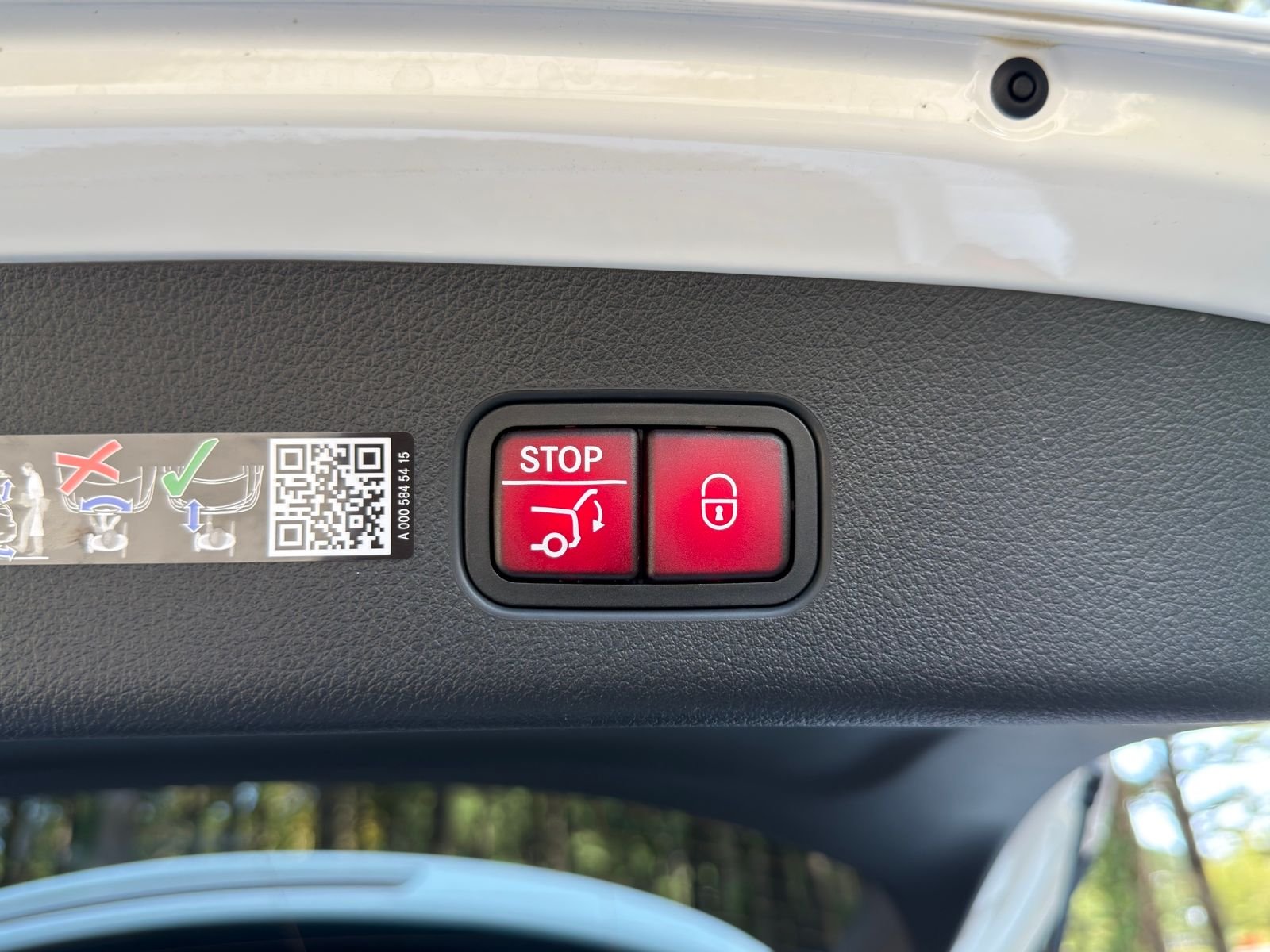 Used 2026 Polar White Mercedes-Benz GLC 300 image 18