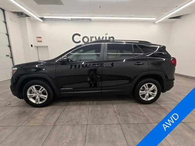 Used 2022 Ebony Twilight Metallic GMC SLE image 2