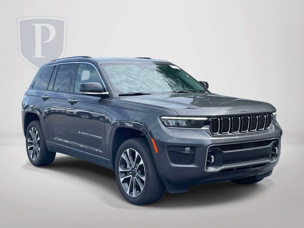Certified Used 2022 Gray Jeep Overland image 2