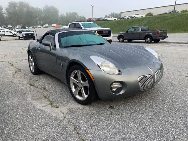 Used 2006 Silver Pontiac Base image 2