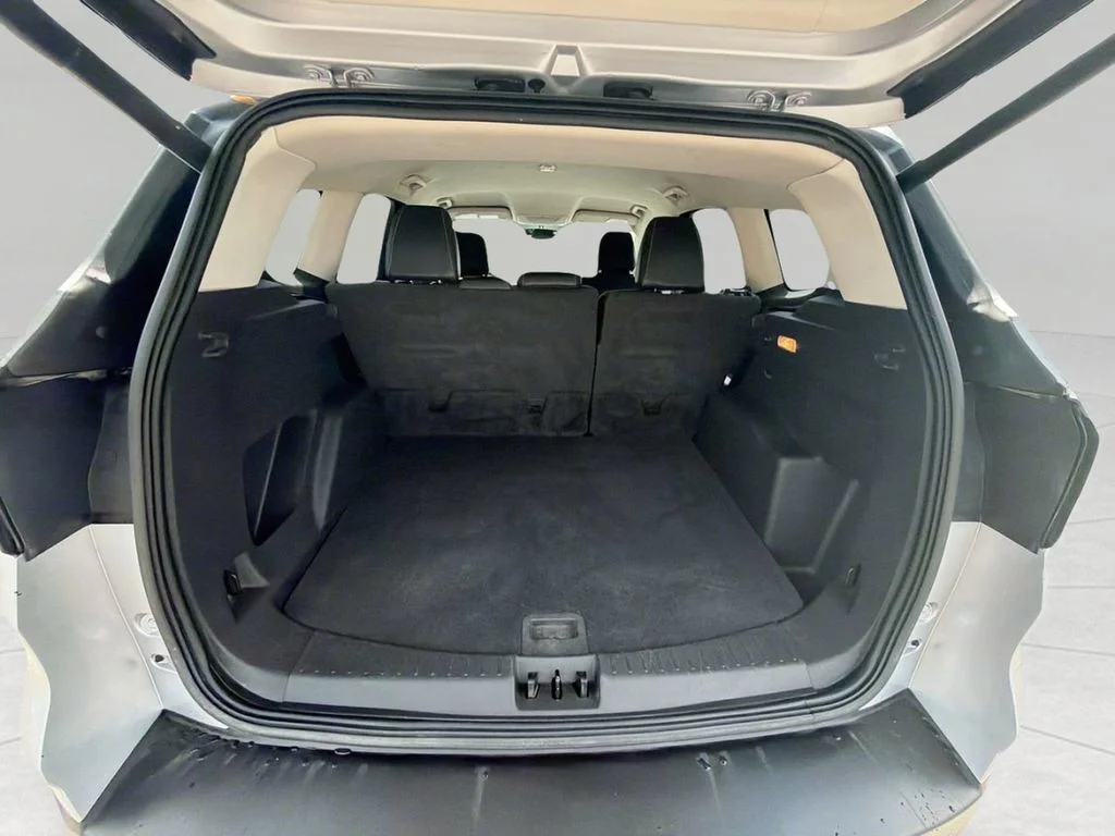 Used 2018 Silver Ford SEL image 7