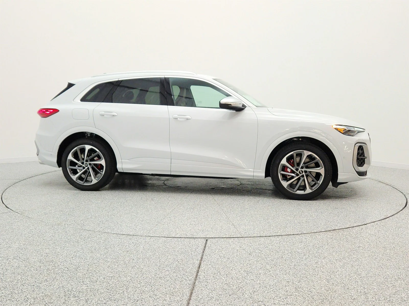 New 2026 Glacier White Metallic Audi Premium Plus 3.0 TFSI quattro image 4