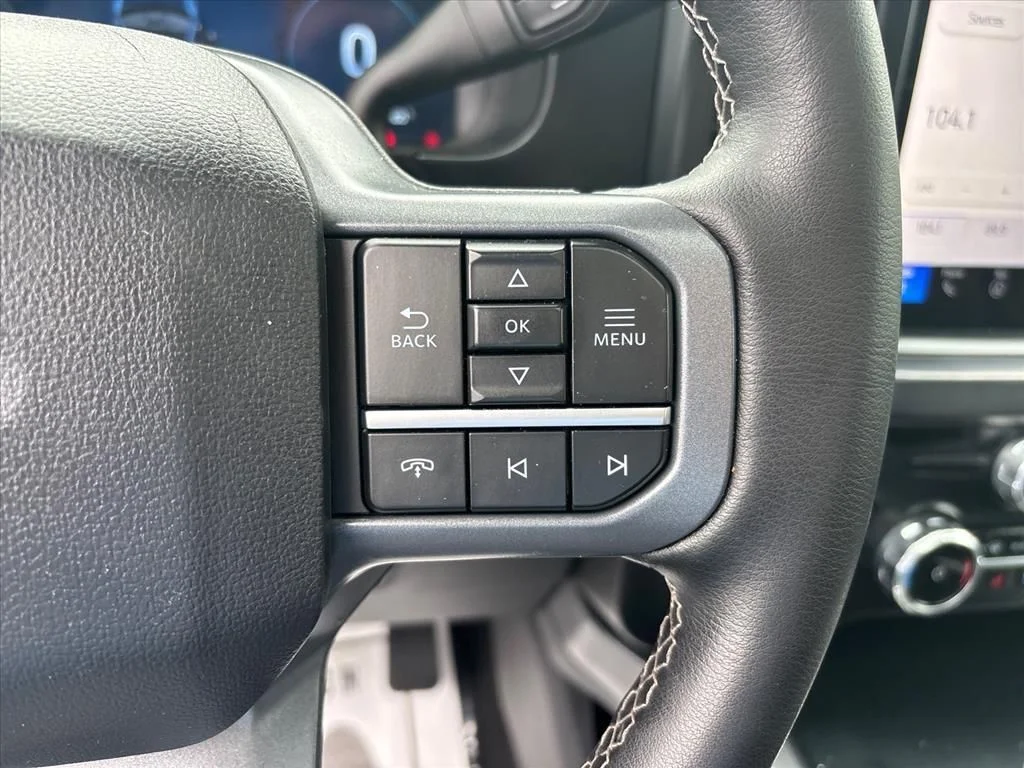 Used 2025 White Ford Lariat image 30