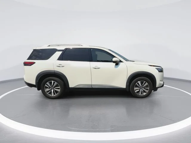 Used 2023 White Nissan SL image 13