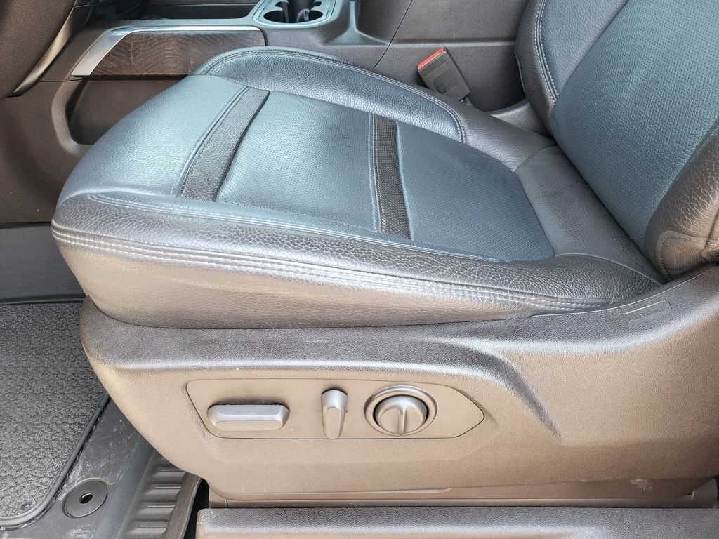 Used 2021 WHITE FROST TRICOAT GMC Denali image 20
