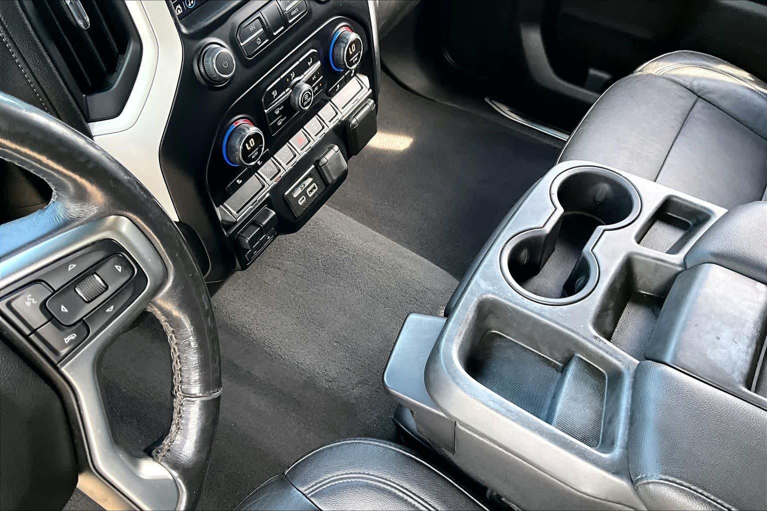 Used 2019 Summit White Chevrolet LT image 17