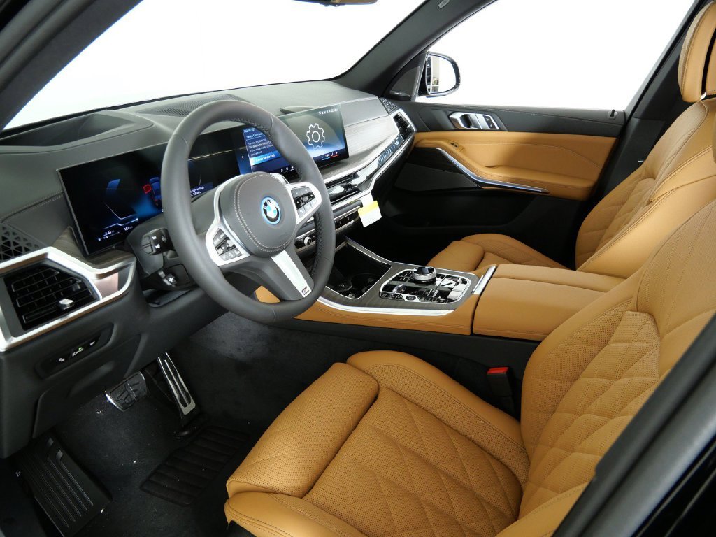 New 2026 Black Sapphire Metallic BMW xDrive50e image 35