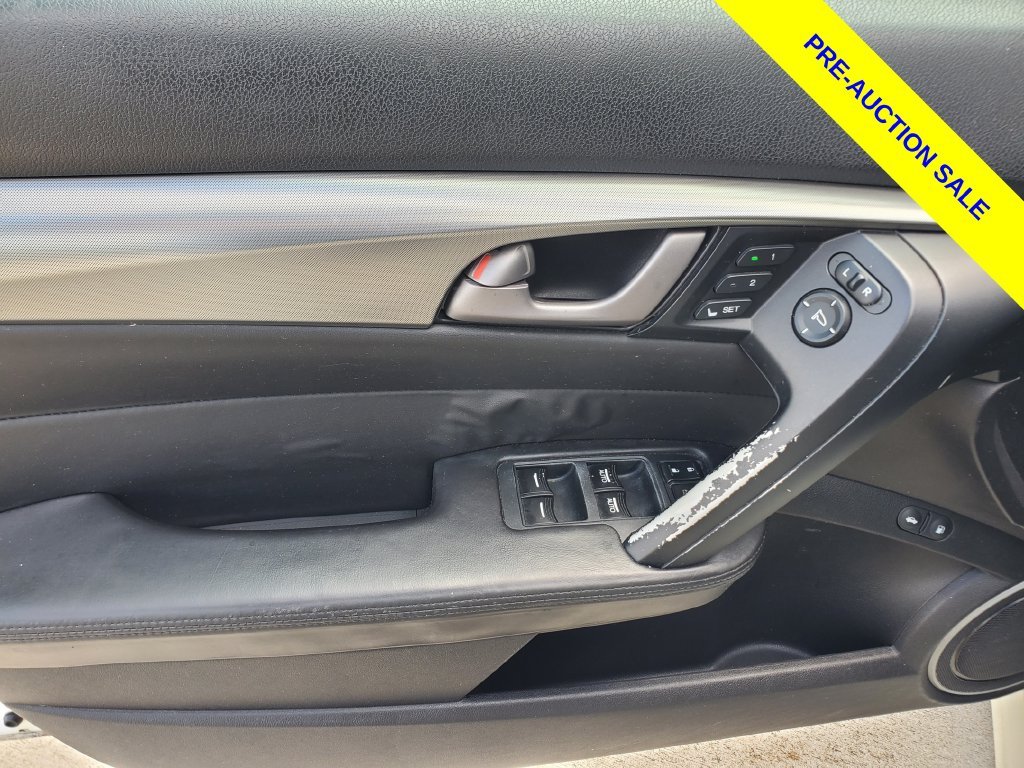 Used 2010 White Acura 3.5 image 18
