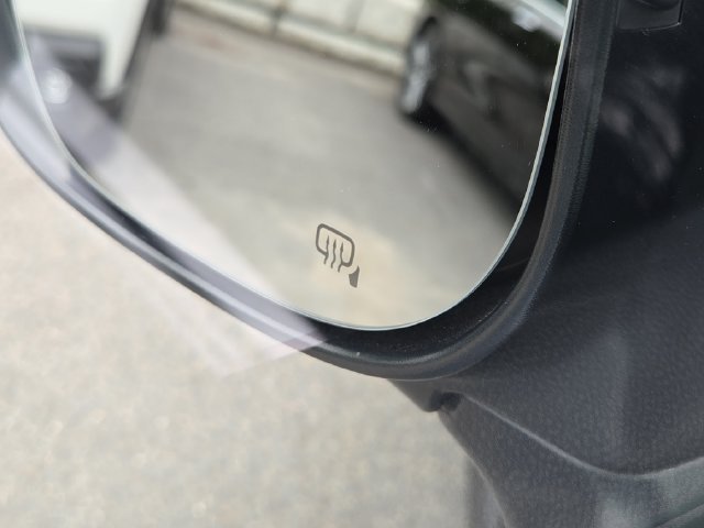 Used 2024 Ice Silver Metallic Subaru Wilderness image 12