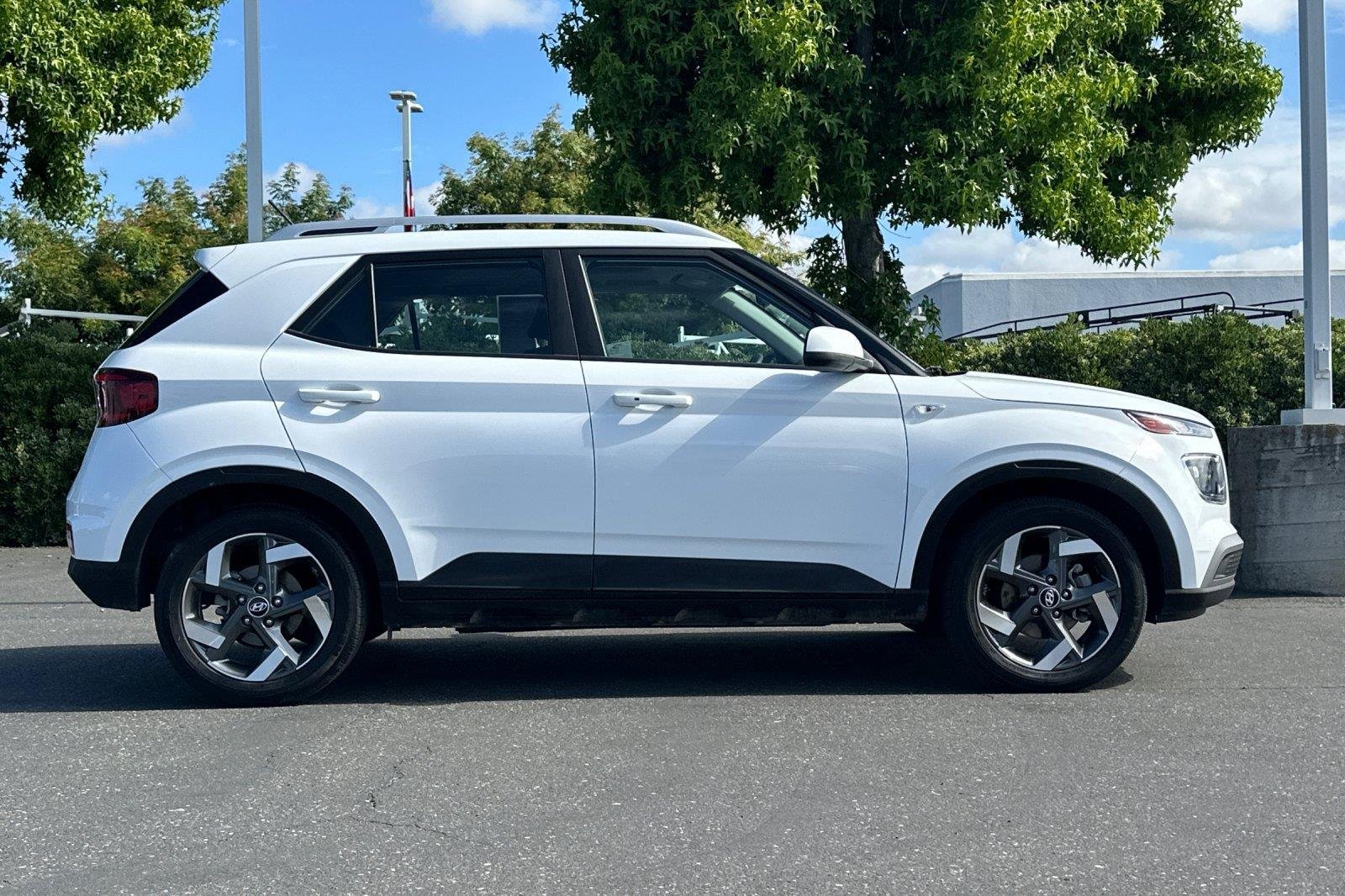 Certified Used 2025 Lunar White Hyundai SEL image 2