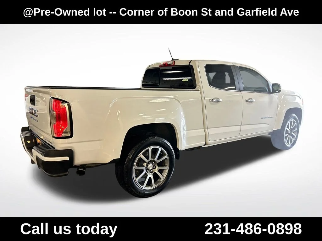 Used 2021 White GMC Denali image 5