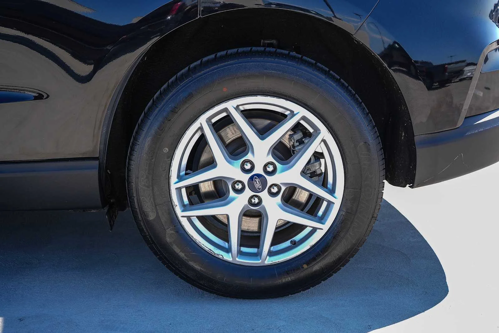 Used 2021 Agate Black Metallic Ford SEL image 12