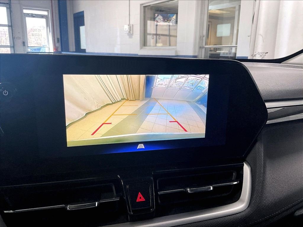 Used 2025 White Chevrolet LT image 19