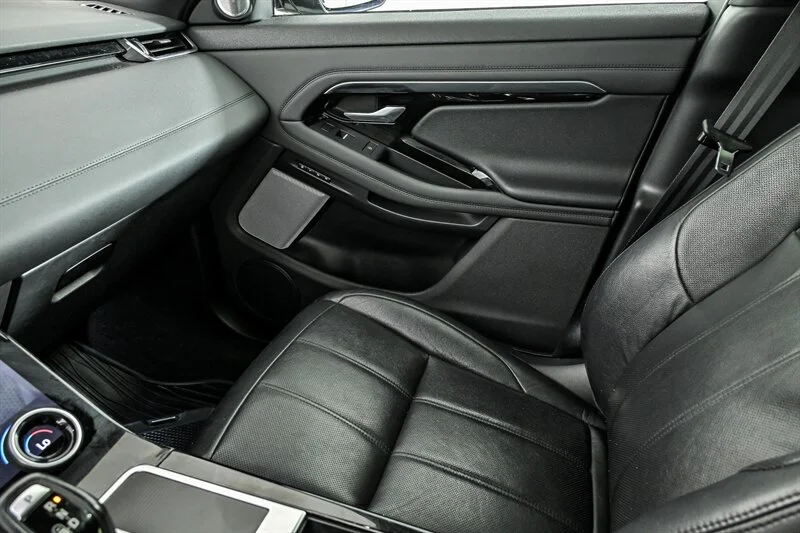 Used 2020 Corris Grey Metallic Land Rover SE image 30