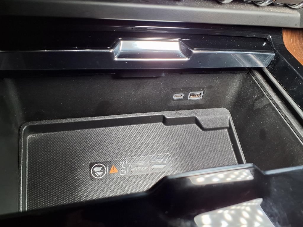 2025 GMC Yukon XL Denali - Photo 6