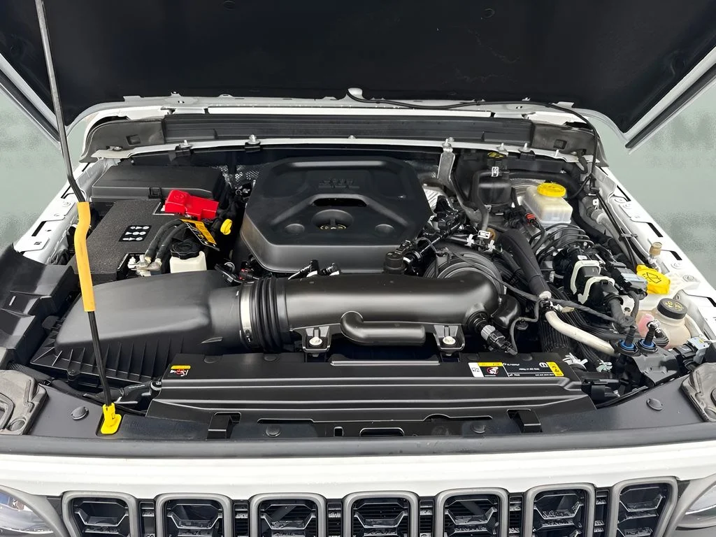 Used 2025 White Jeep Sport S image 27