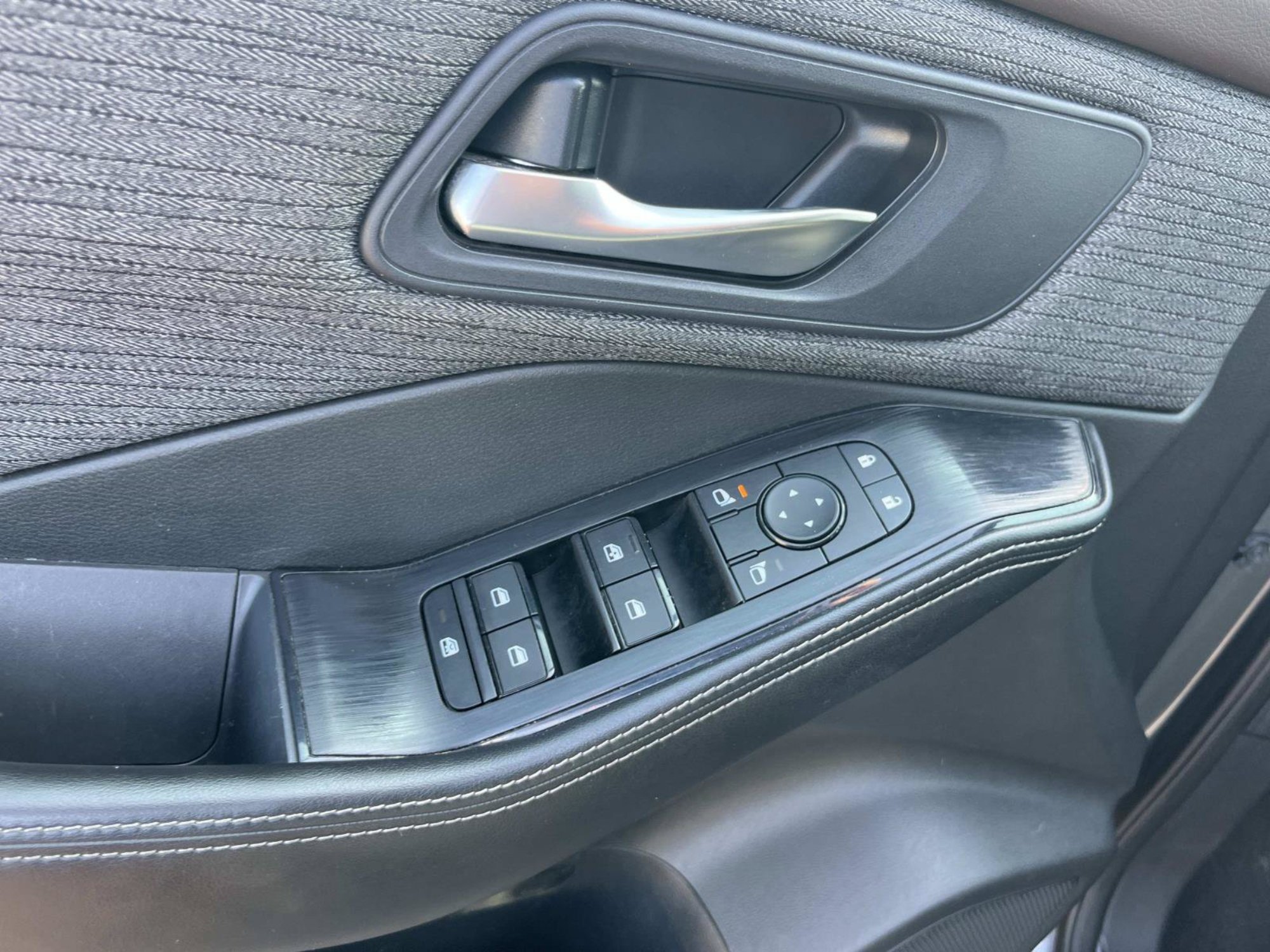 Used 2023 Gun Metallic Nissan SV image 21
