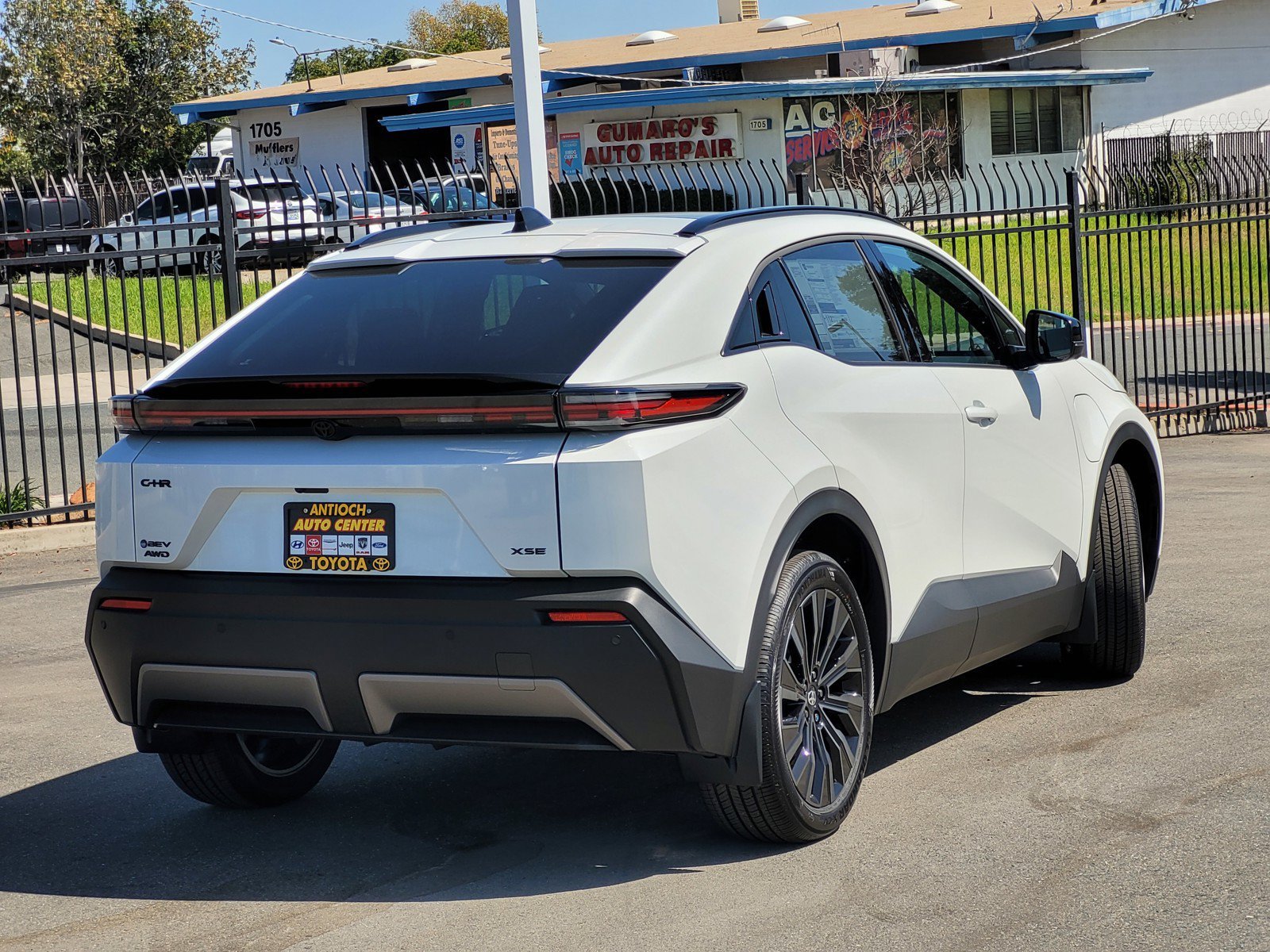 New 2026 Wind Chill Pearl <sup>1</sup> Toyota  XSE image 3