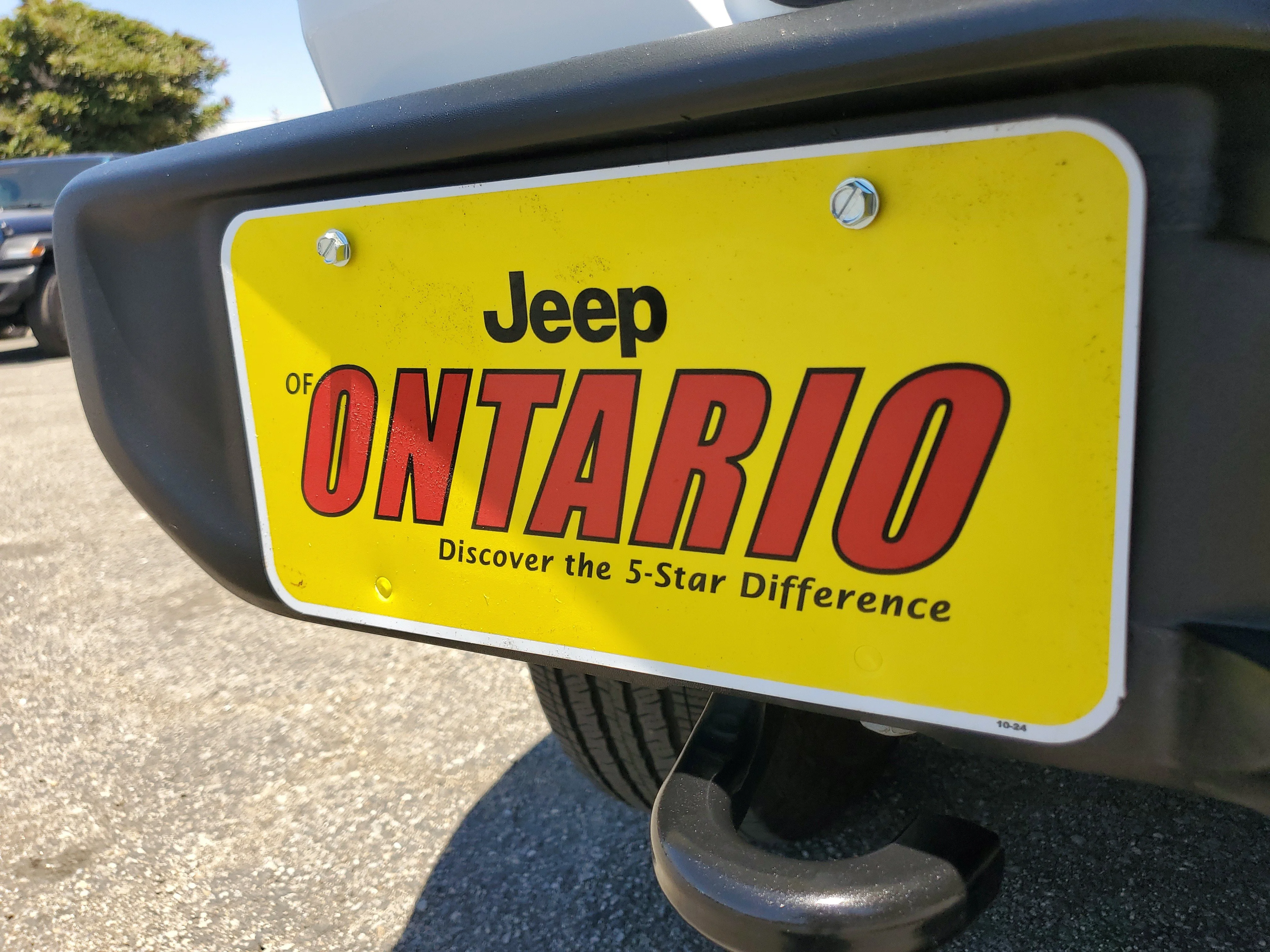 Certified Used 2025 White Jeep Sport S image 28