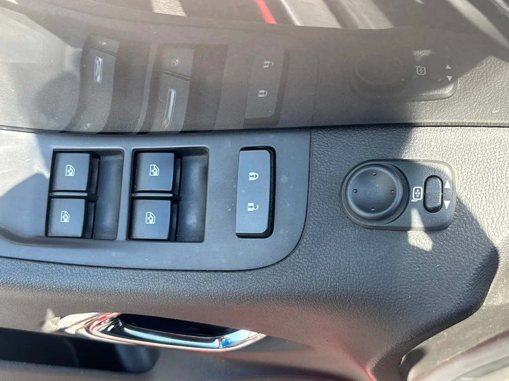 Used 2012 Red Chevrolet 2LT image 9