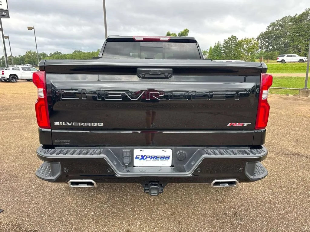 Used 2023 Black Chevrolet RST image 8