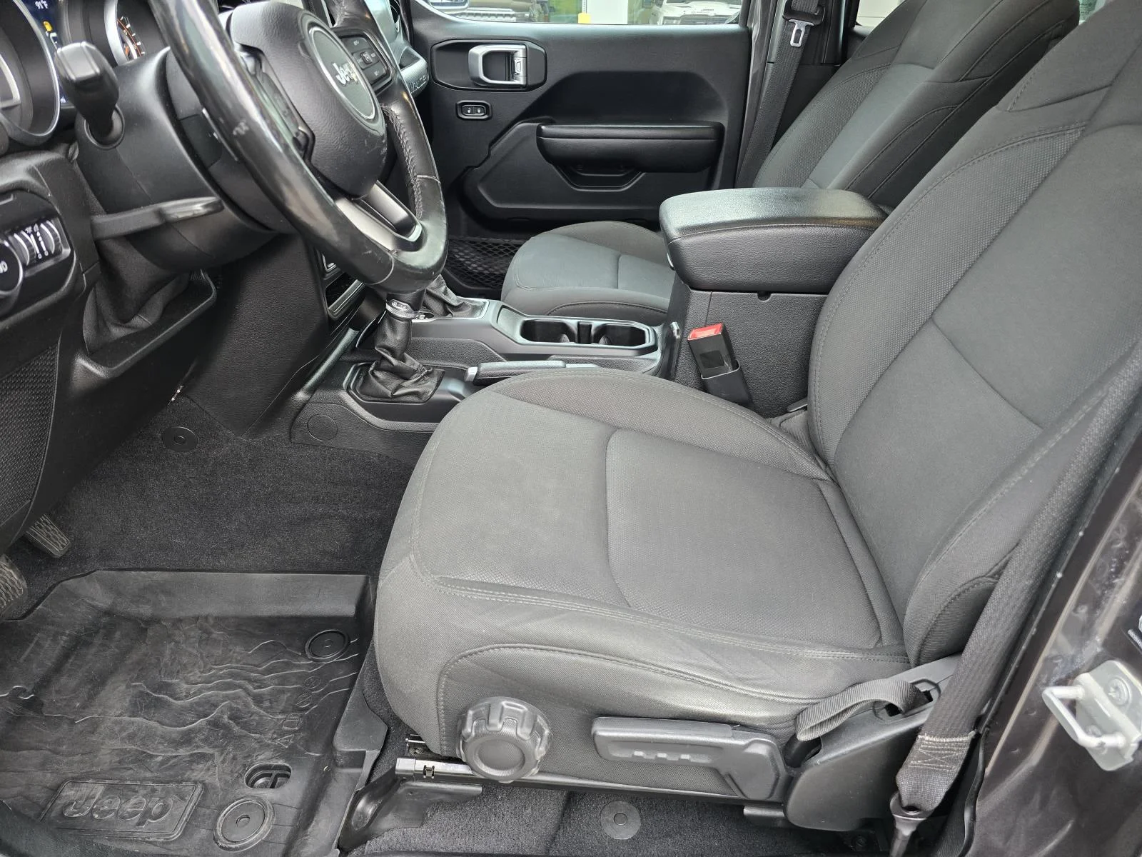 Used 2020 Granite Crystal Metallic Clearcoat Jeep Willys image 9