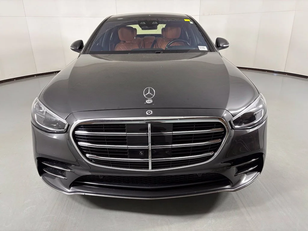 Used 2023 Gray Mercedes-Benz S 500 image 3
