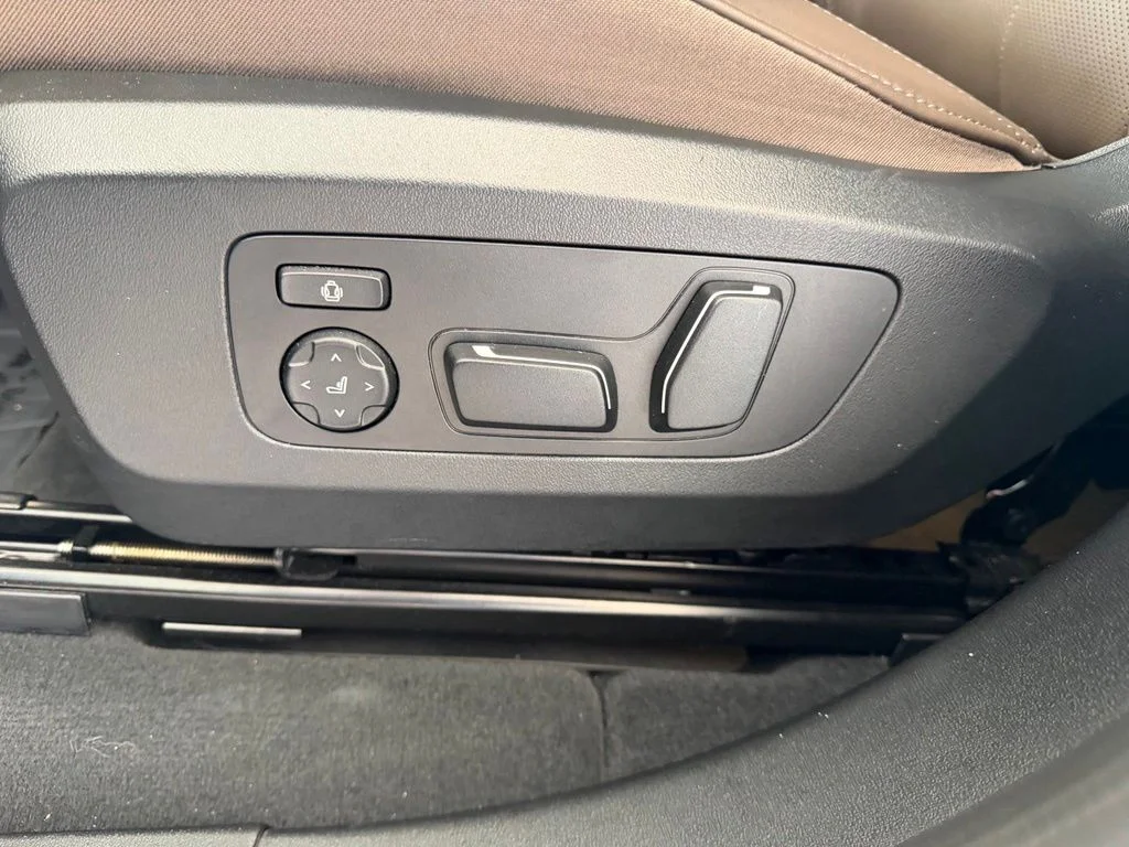 Used 2026 Black BMW M50 xDrive image 42