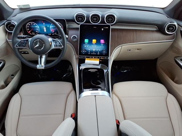 New 2027 White Mercedes-Benz GLC 300 image 4