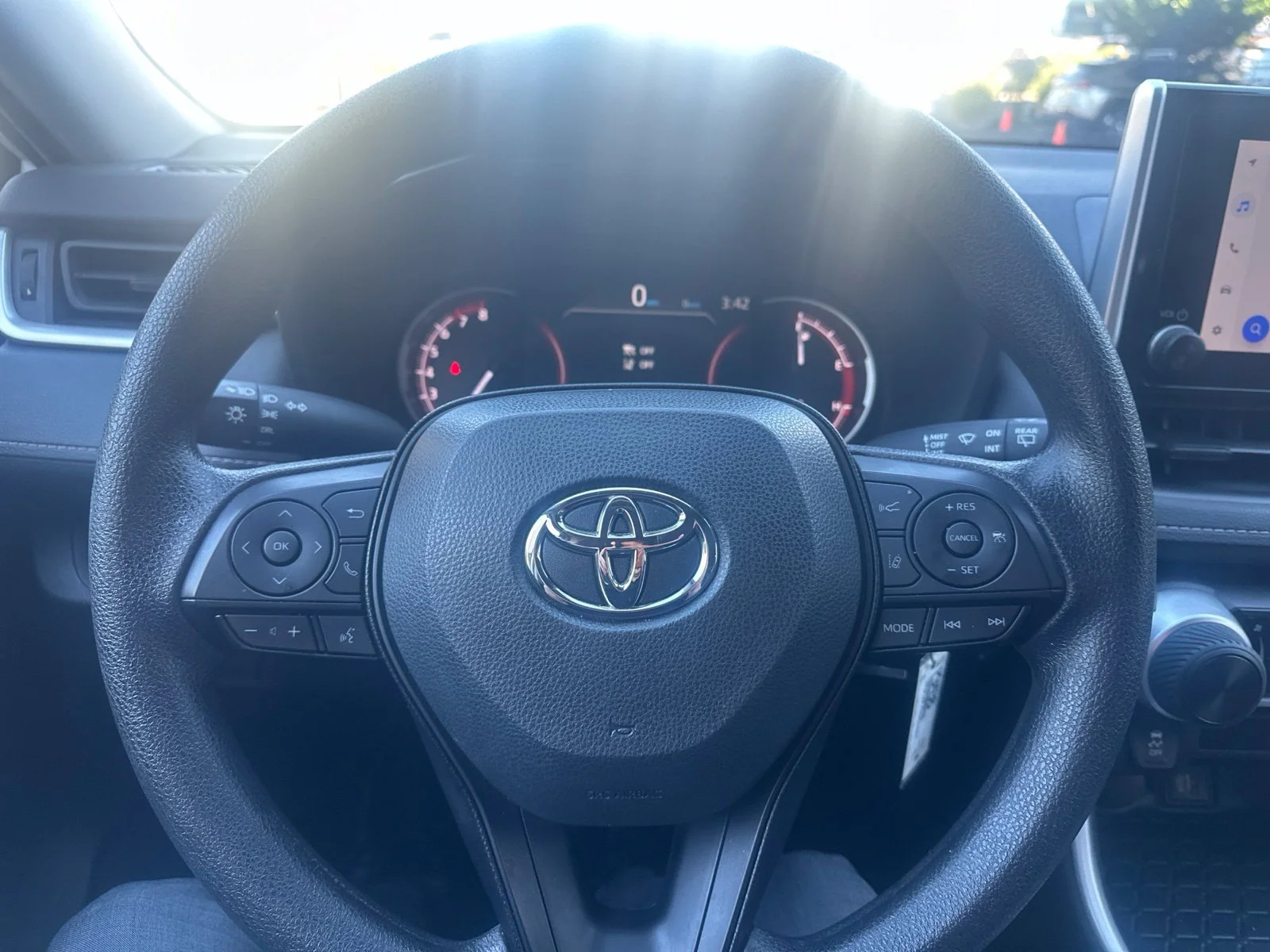 Used 2025 White Toyota LE image 14