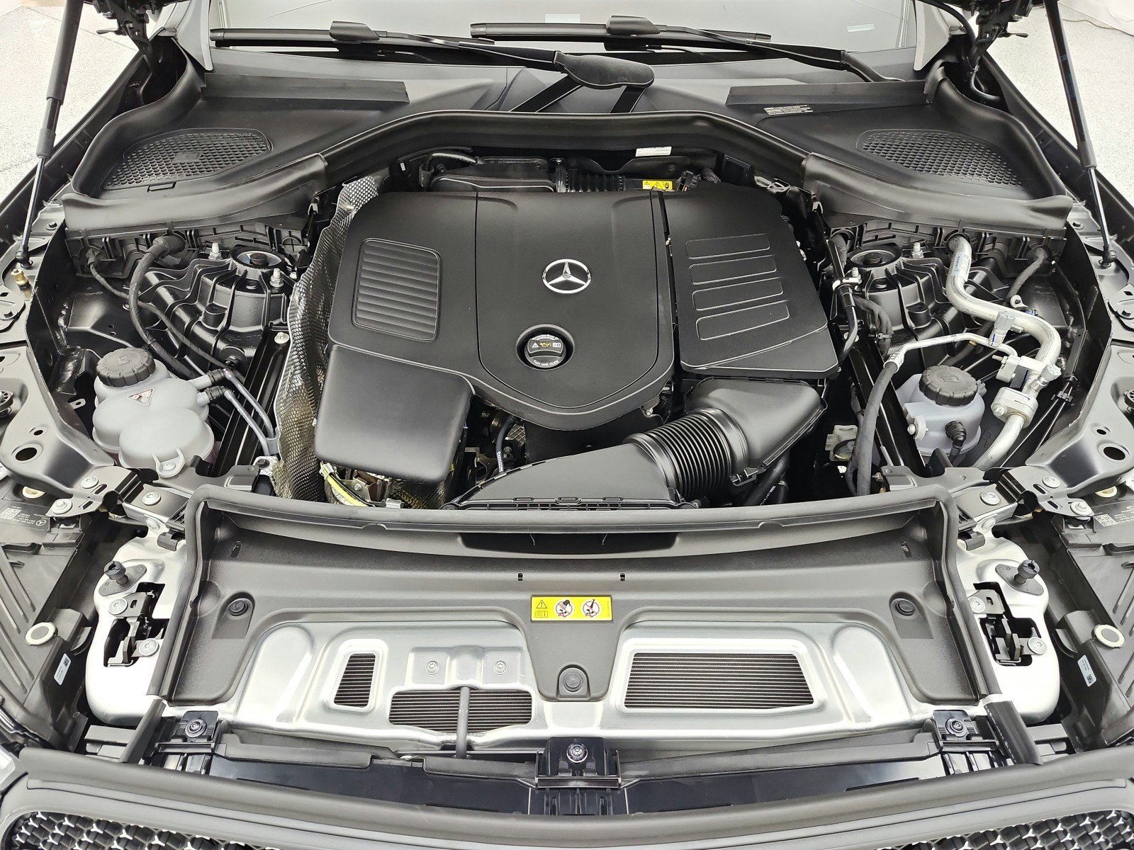 New 2026 MANUFAKTUR exclusive graphite grey magno Mercedes-Benz GLC 300 4MATIC® Coupe image 33