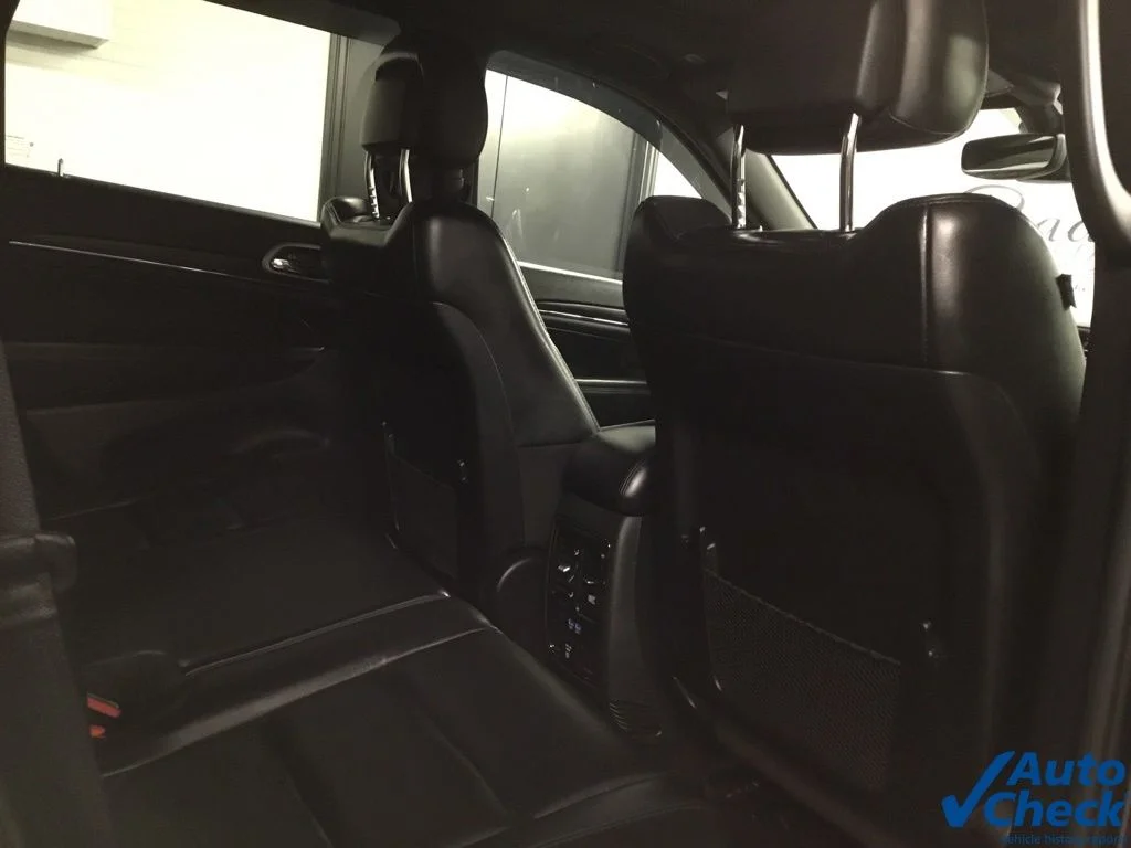 Used 2020 Gray Jeep Limited image 34