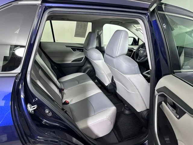 Used 2023 Blue Toyota XLE Premium image 11