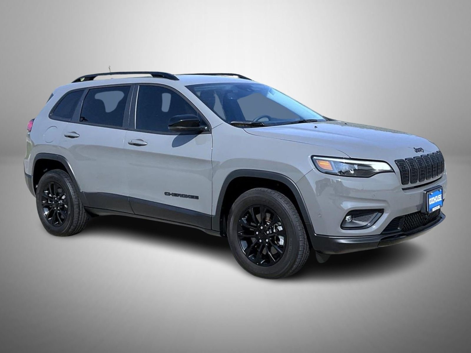 Used 2023 Gray Jeep Altitude image 3