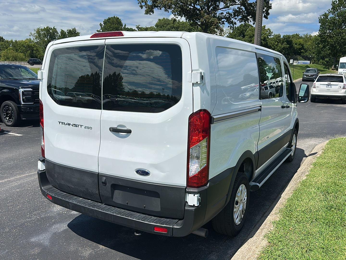Used 2025 Oxford White Ford T250 RWD LOW RF image 3