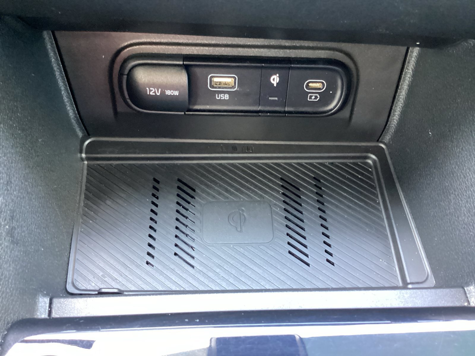 Used 2023 White Kia SX image 26