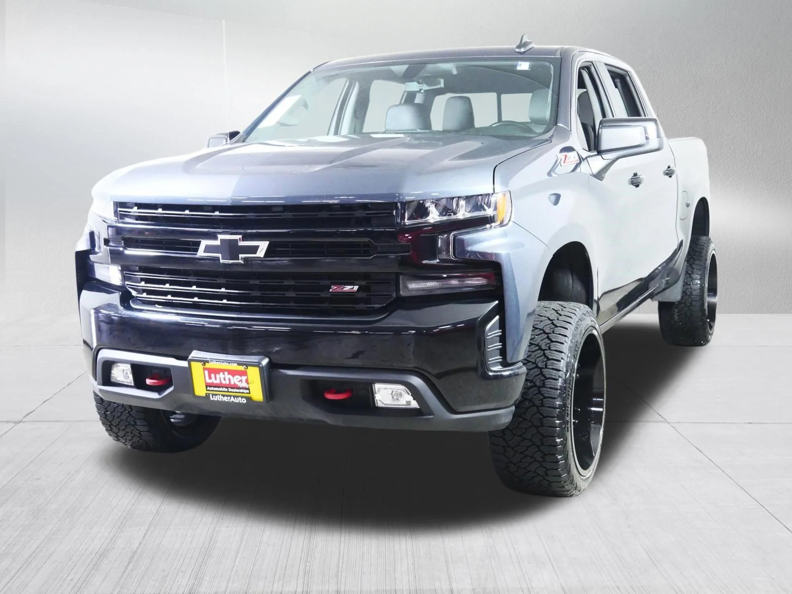 Used 2019 Shadow Gray Metallic Chevrolet LT Trail Boss image 3
