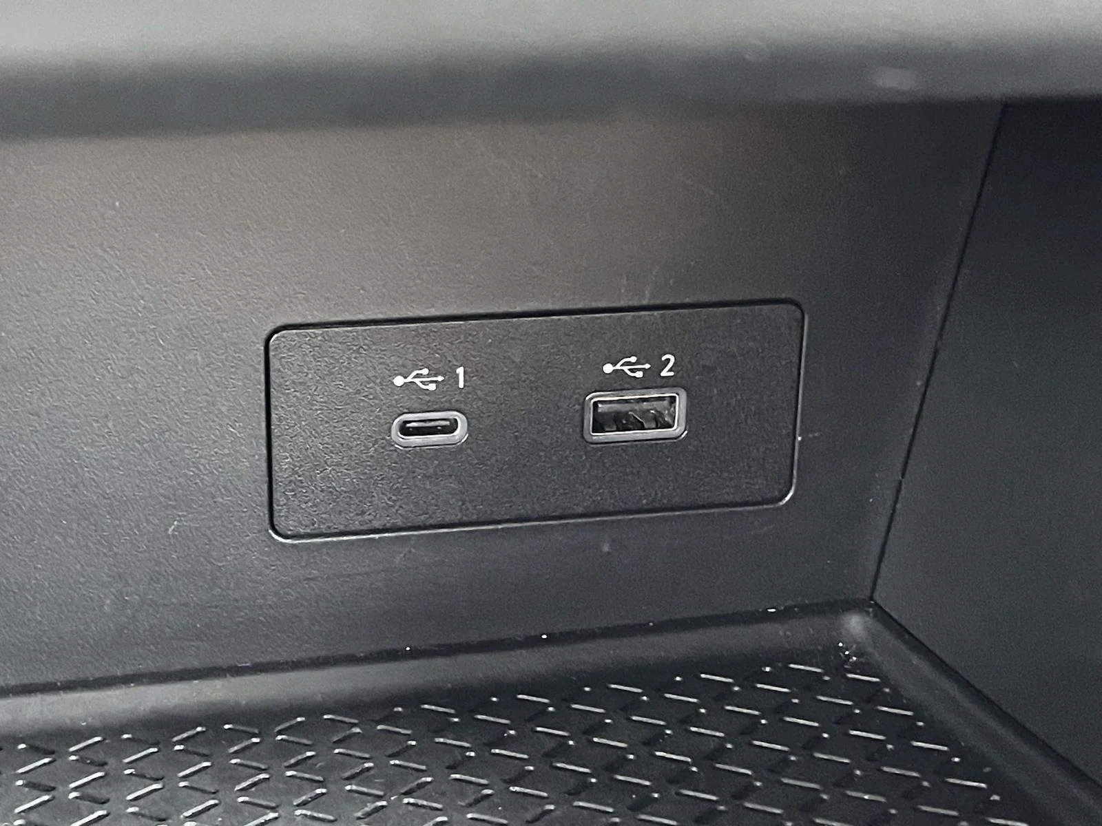 2025 Nissan Pathfinder SV - Photo 20